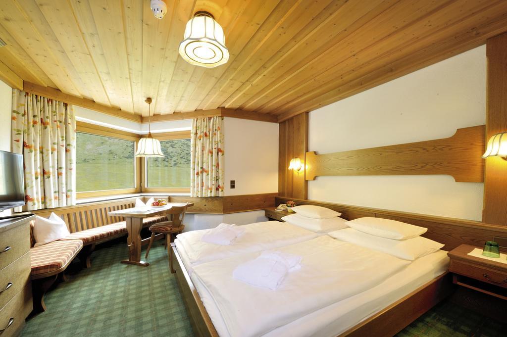 Alpenhotel Tirol Galtuer Ngoại thất bức ảnh